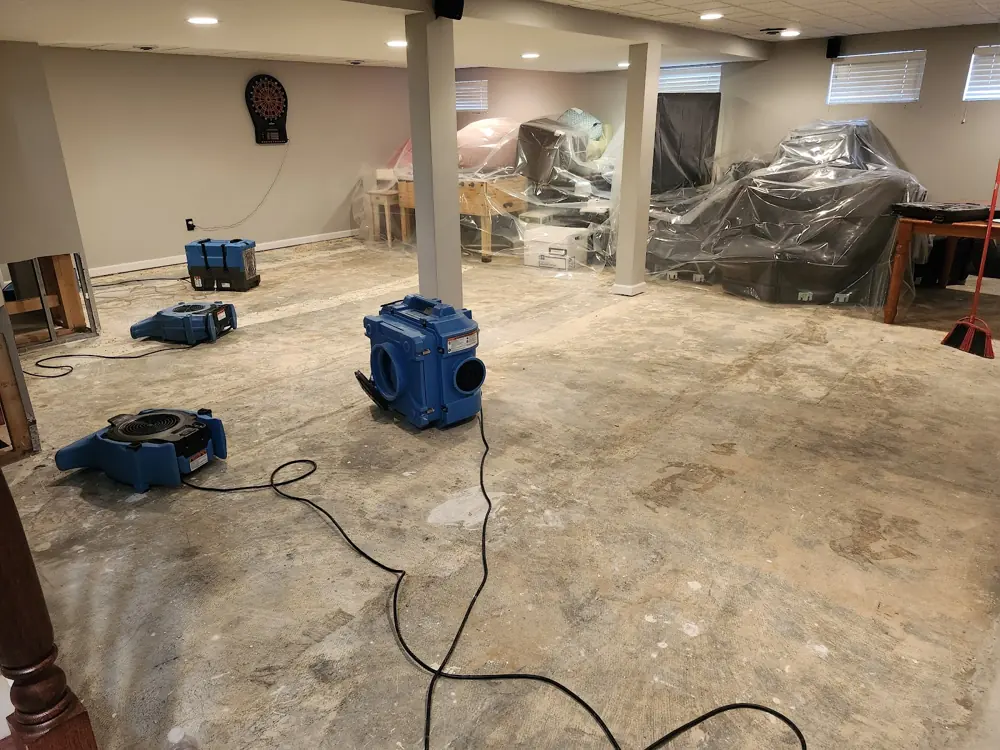 Water damage restoration crew working in Ferguson, MO