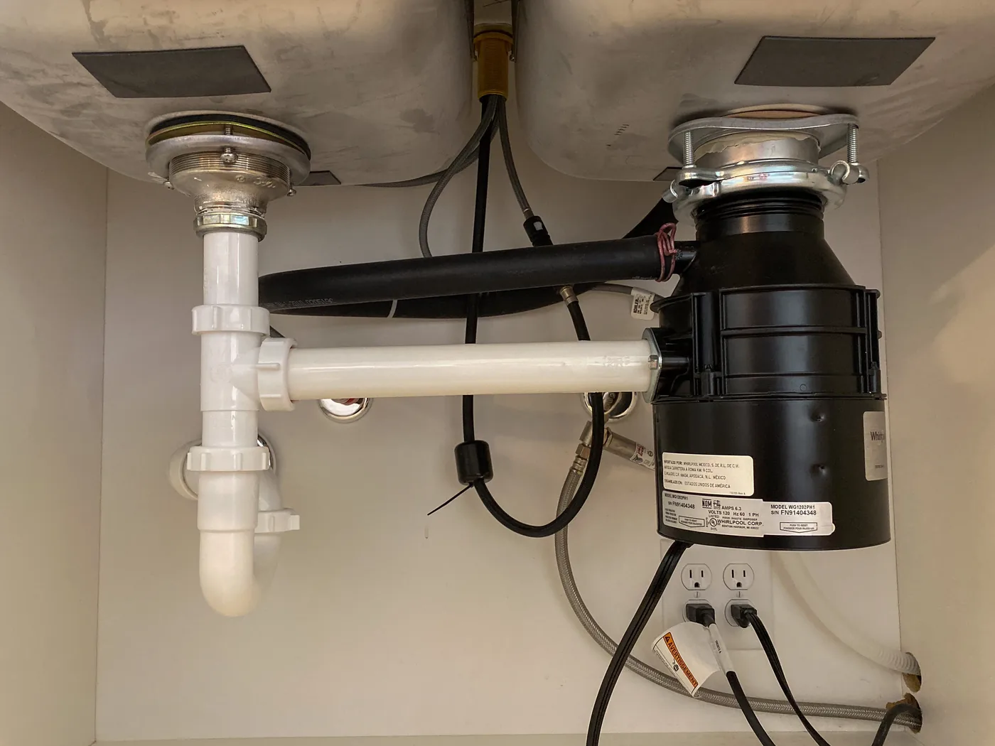 Garbage Disposal Leak in Compton Heights, Missouri